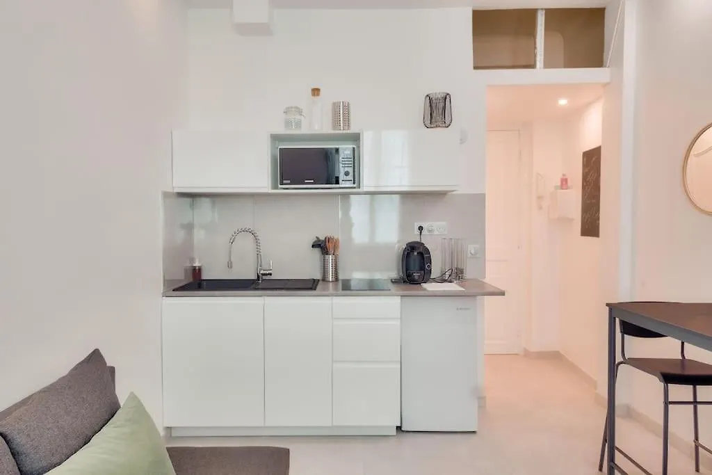 Superbe Studio A 2 Min A Pied Du Port Apartment Nice France