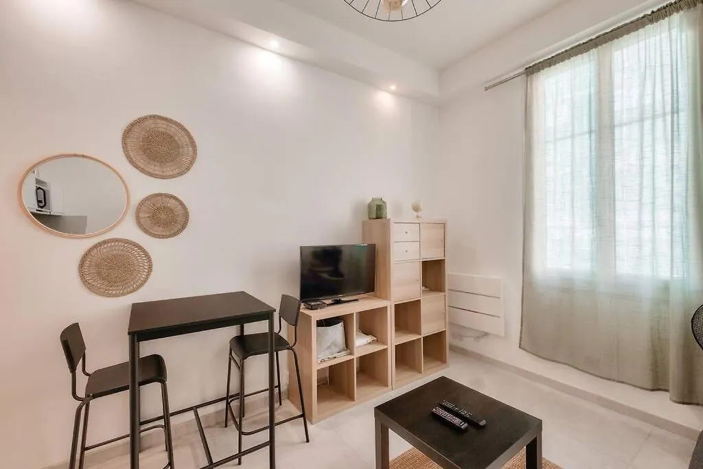 Superbe Studio A 2 Min A Pied Du Port Apartment Nice France